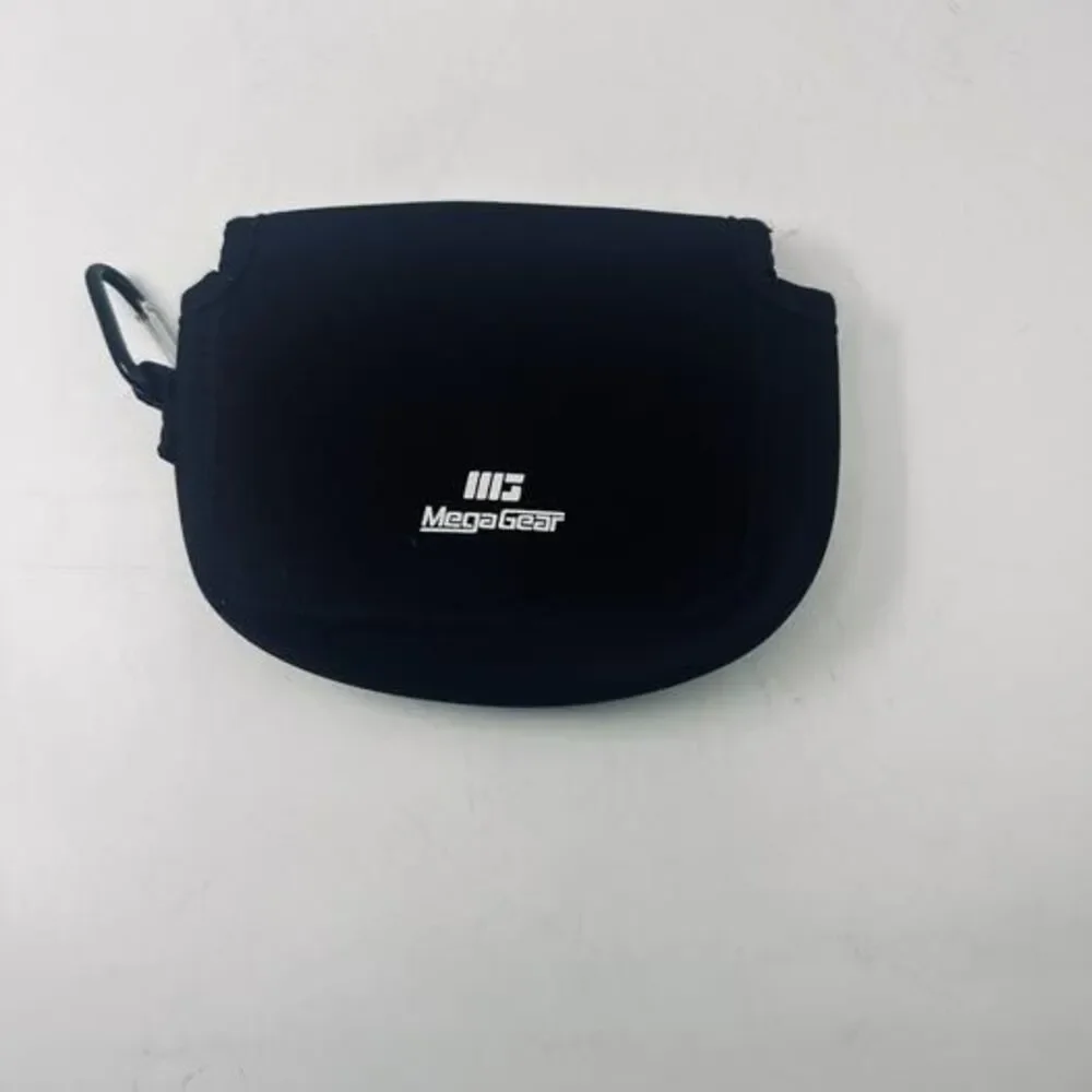 MegaGear Ultra Light Neoprene Camera Case Pouch with Carabiner - Used